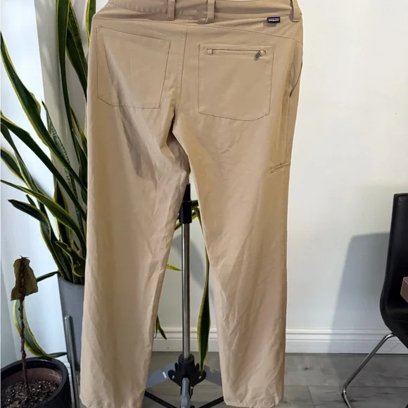 Patagonia Women’s light weight Tan Pants - Picture 2 of 6